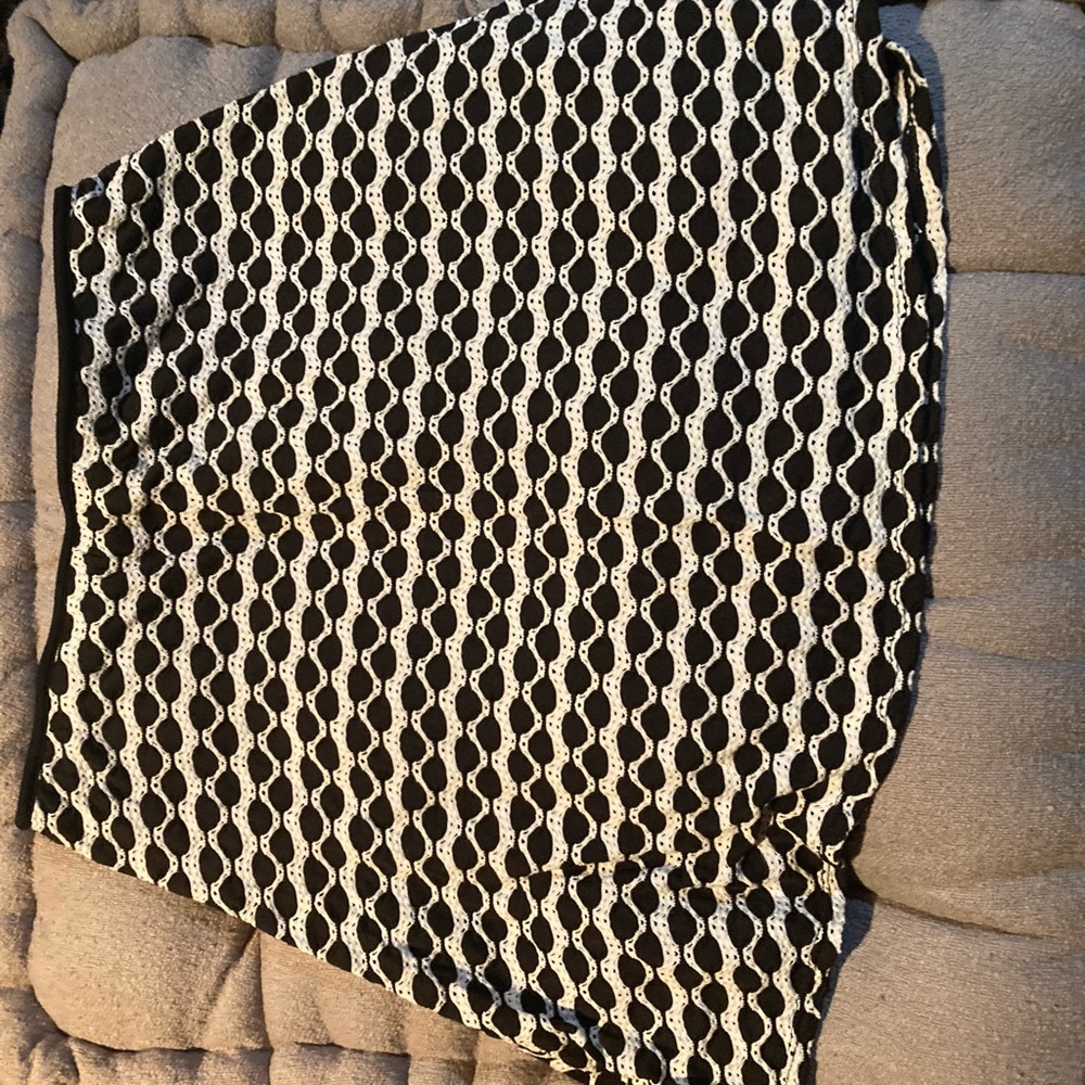 Kohl's Black and White Patterned Skirt